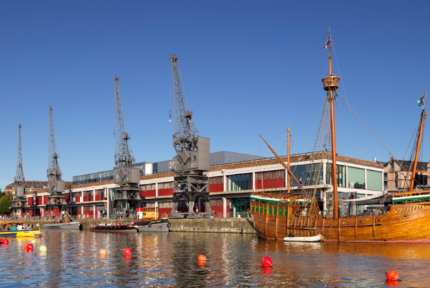 Four rare electric cranes on Bristol docks listed Grade II