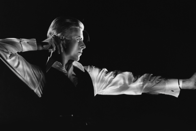 V&A secures Bowie’s 80,000-item archive, plans 2025 exhibition