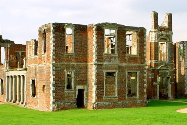 Largest ever donation to English Heritage will fund apprenticeship programme