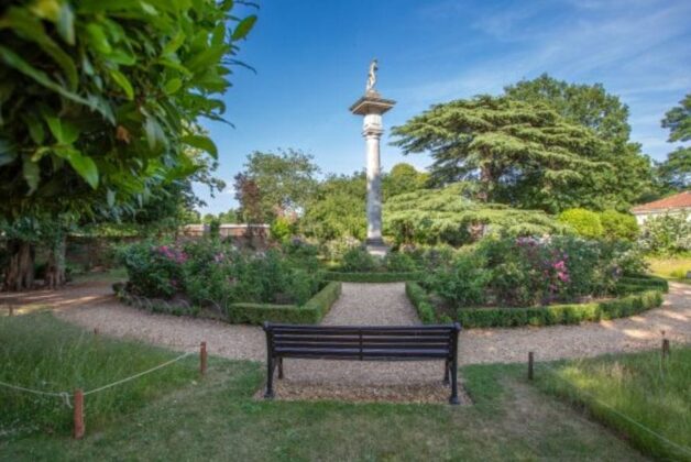 Chiswick House rose garden becomes first ‘Silent Space’ public park