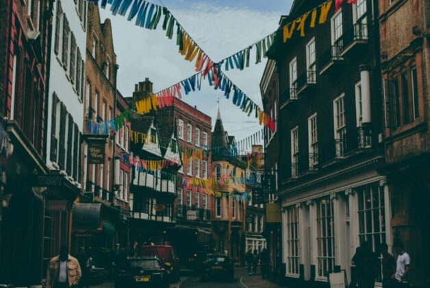 Councils call on Government to discuss heritage tourism tax  