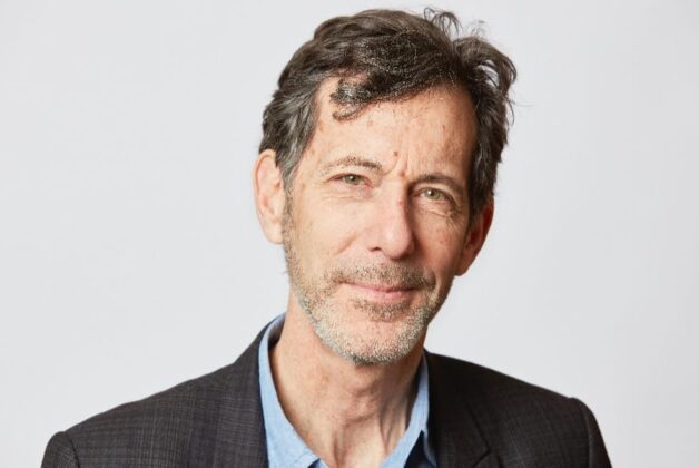 Hayward Gallery director to step down 