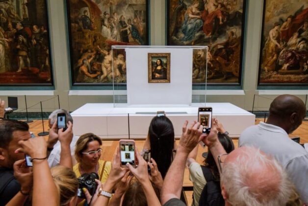 Safeguarding Exhibits: Using Museum Barriers Without Disrupting the Visitor Experience