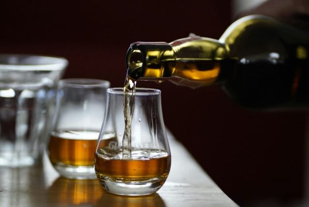 Raise a Glass to Inclusivity: How Digital Storytelling is Transforming Distillery and Vineyard Visitor Experiences