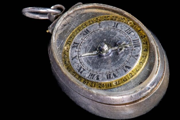 Cromwell Museum acquires 17th century Oliver Cromwell watch