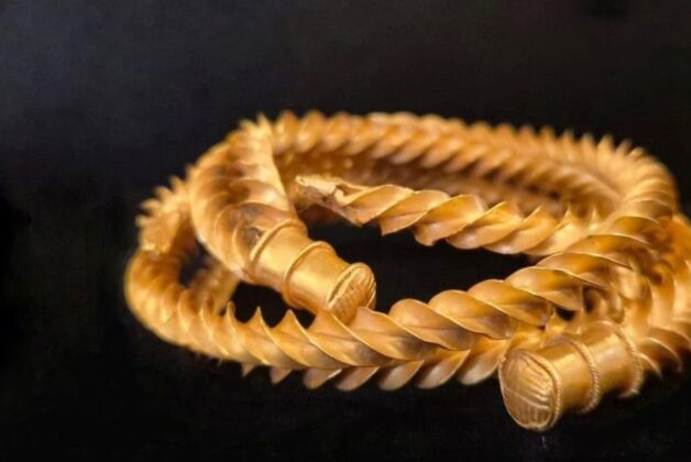 Fundraising push to prevent Bronze Age jewellery leaving Leicestershire