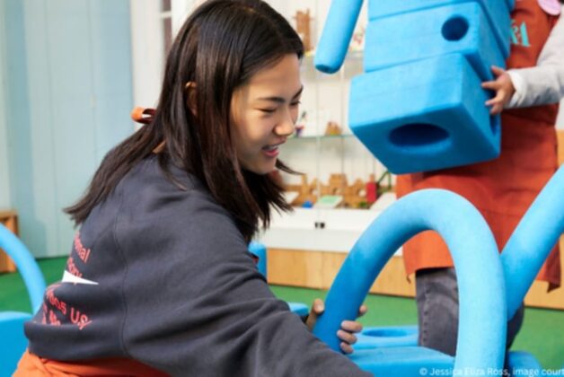 Learn from the V&A’s decentralised volunteering model success