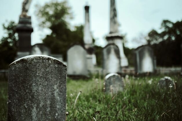 Expert warns viral DIY gravestone cleaning can cause “irreversible damage”