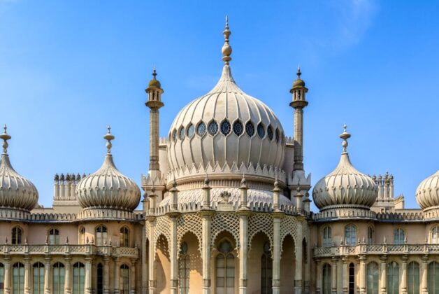 Brighton Pavilion staff walk out over removal of council contracts