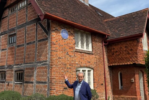 Mary Beale first 17th-century figure to receive national blue plaque