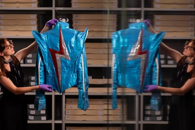 V&A announces national tour of David Bowie archive